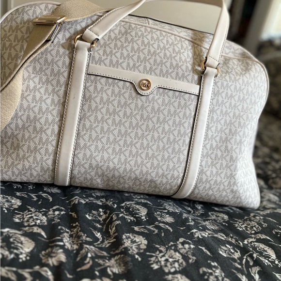 Michael Kors Beige Monogram Travel Bag - Picture 1 of 3